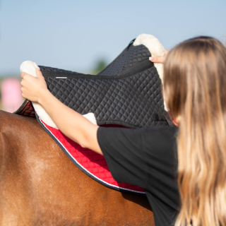 Podkładka pod siodło START FurArtificial | Sklep jeździecki Horse-Trade.pl