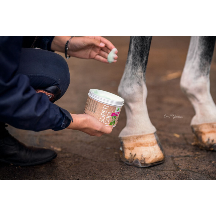 Maść chłodząca B&E SuperCool z arniką 500ml