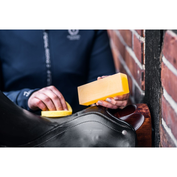 Mydło do skór B&E Sattelseife w kostce 250g