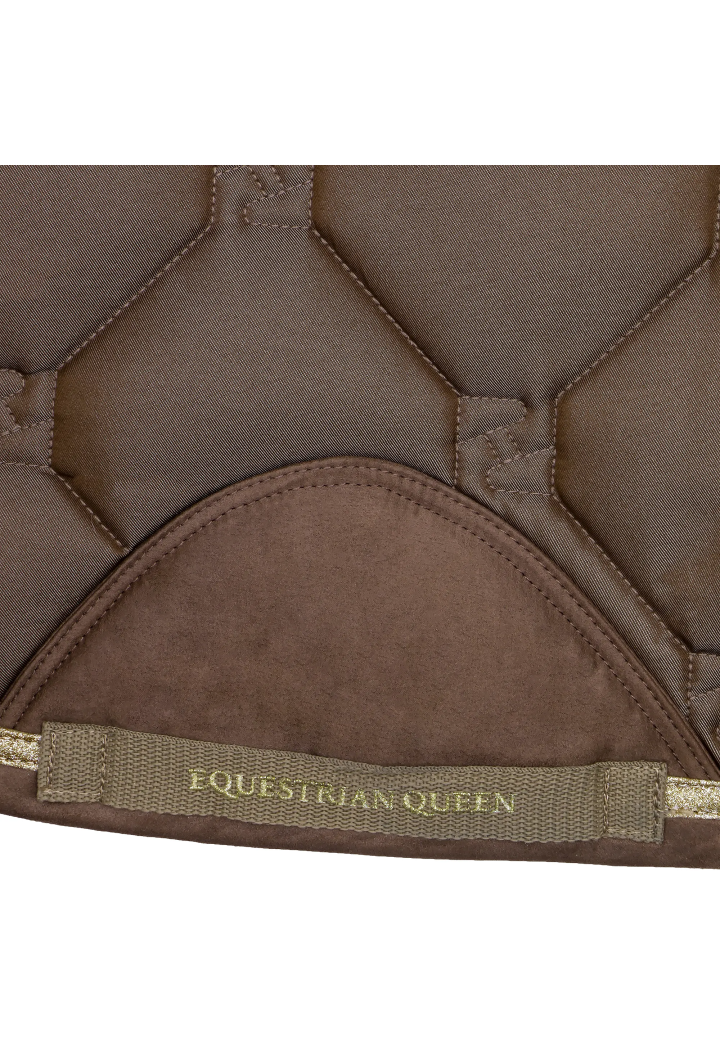 20410036_ Saddle pad EQ.QUEEN Riga dark taupe details.webp